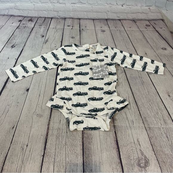 Kate Quinn Truck Pattern Bamboo Ruffle Trim Bodysuit - Picture 3 of 4